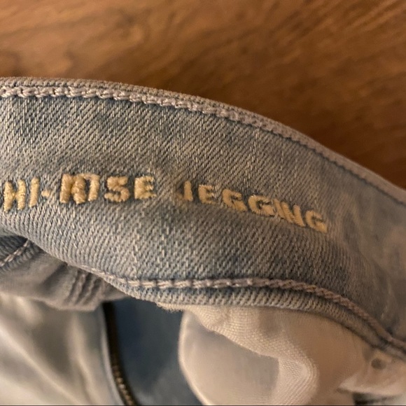 Light wash High-Rise Jeggings - Picture 3 of 5